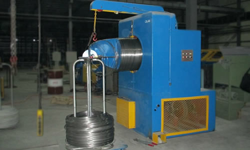 Wire coiling machine for iron wire and aluminum wire