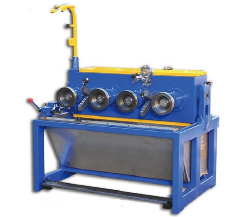 Wire drawing machine for fine wire in spools